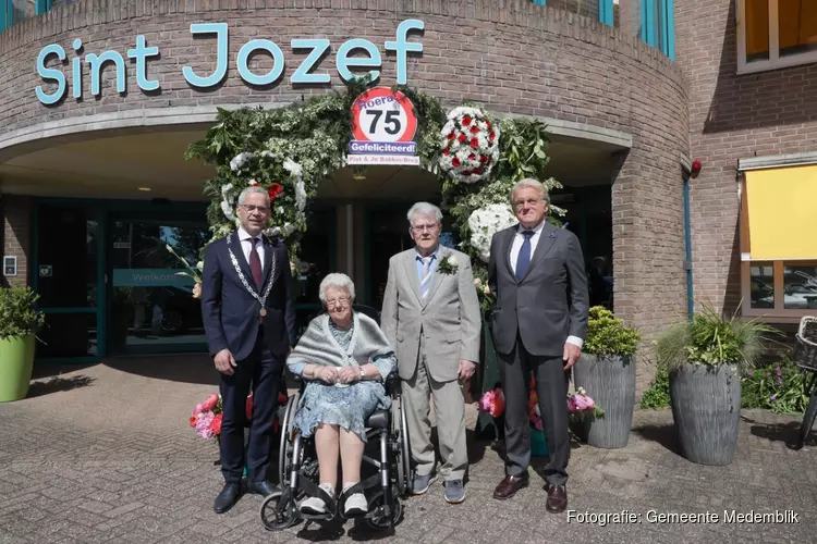 Piet en Jo Bakker 75 jaar getrouwd