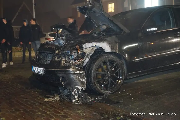 Auto door brand verwoest in Opperdoes