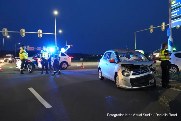 Botsing tussen twee auto's in Zwaagdijk