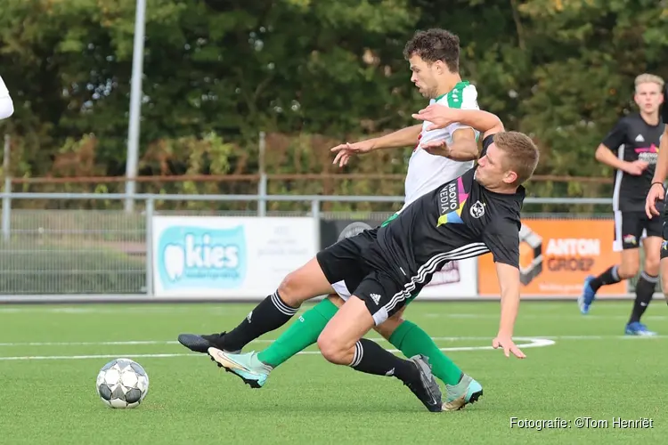 SEW haalt flink uit bij RKEDO, hattrick Rekveld