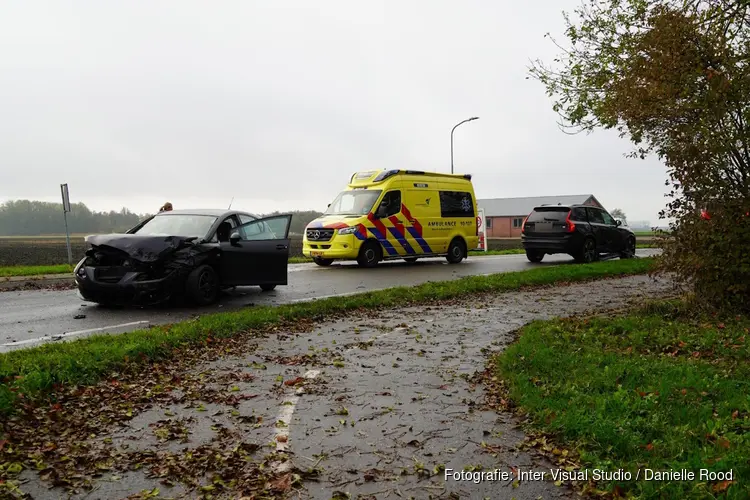 Botsing op beruchte weg Veenakkers in Wervershoof