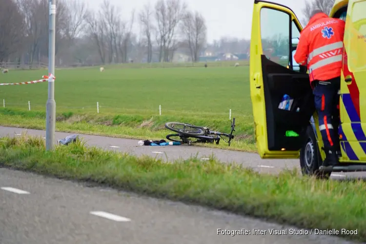 Jonge fietser zwaargewond in sloot aangetroffen in Oostwoud