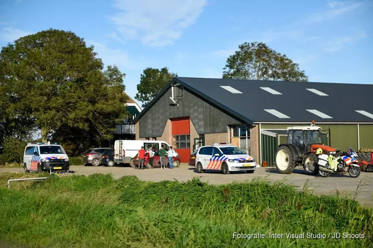 Man raakt zwaargewond na val uit raam in Oostwoud