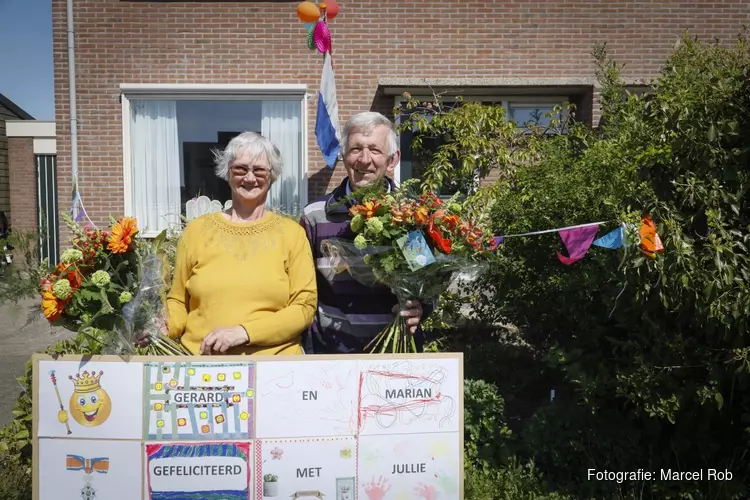 Lintjesregen thuis voor 9 inwoners van gemeente Medemblik