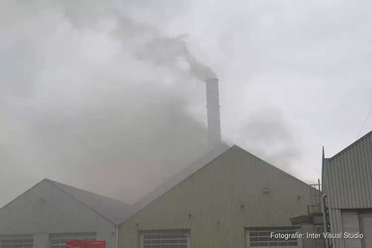 Grote brand bij grasdrogerij in Lambertschaag