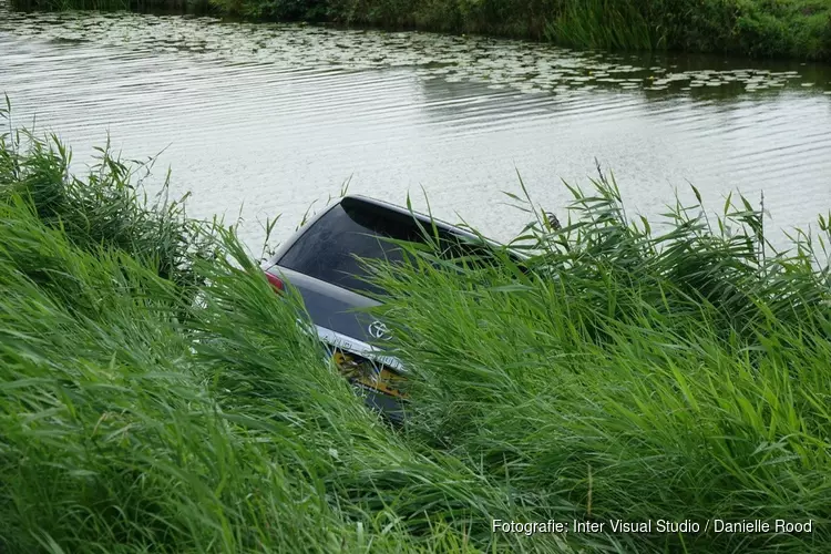 Auto te water in Medemblik